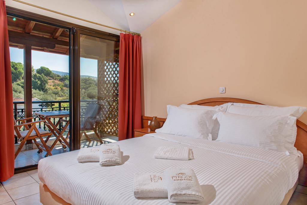 Pyrgos Hotel オウランオウポリ エクステリア 写真