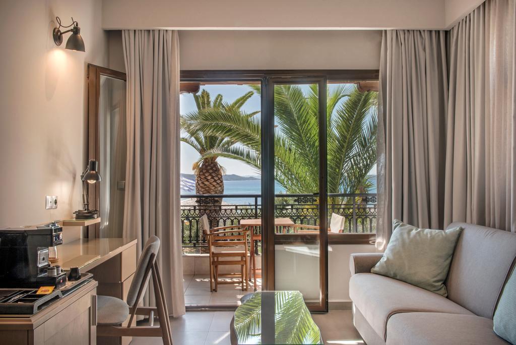 Pyrgos Hotel オウランオウポリ エクステリア 写真